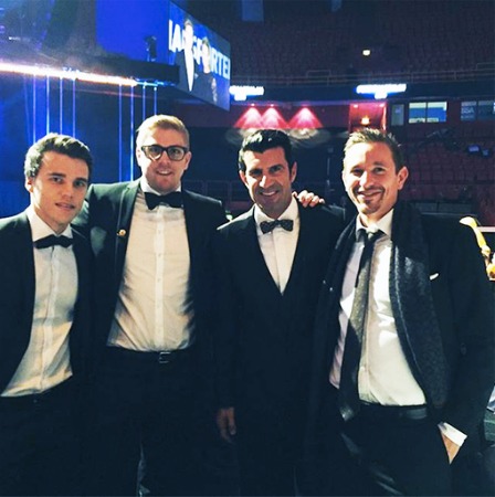 Simon Skrabb taking a photo after winning swedish goal of the year, Figo is present